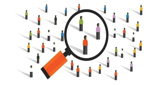 Ilustración de una lupa gigante observando a una multitud de gente. (Entiende a tu cliente para hacer marketing de contenidos)